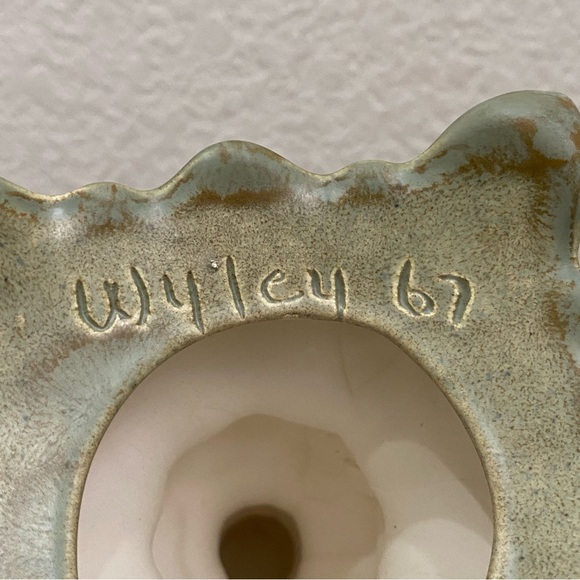 Pair Of Vintage 60’s WYLEY 67 Sage Green Muted Glazed Candle Stick Holder Set - Picture 12 of 13